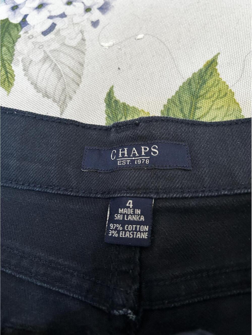 Chaps Women's Navy Blue Stretch Cotton Capri's Size 4
